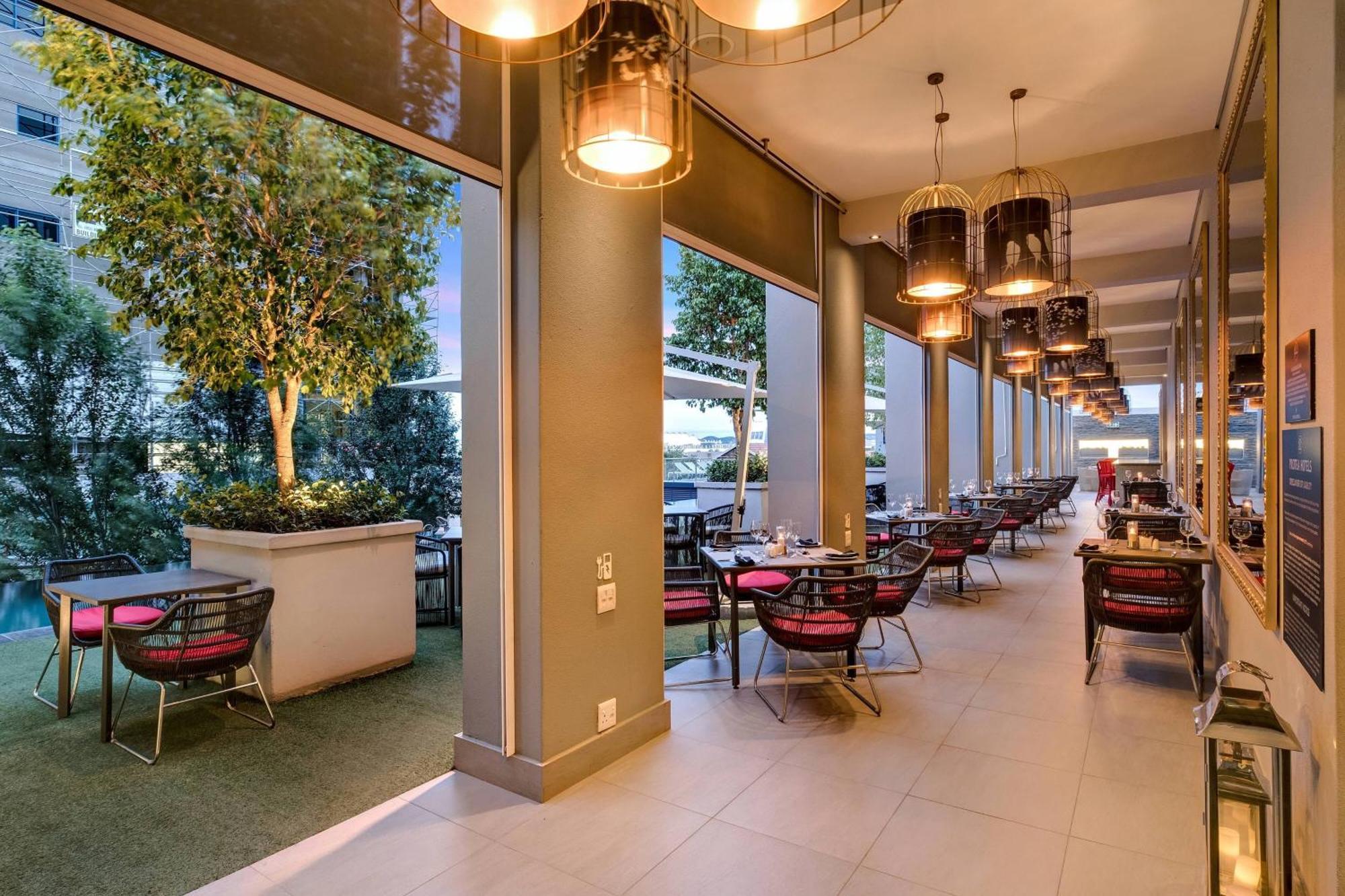 Protea Hotel Fire & Ice! By Marriott Pretoria Menlyn Exteriér fotografie